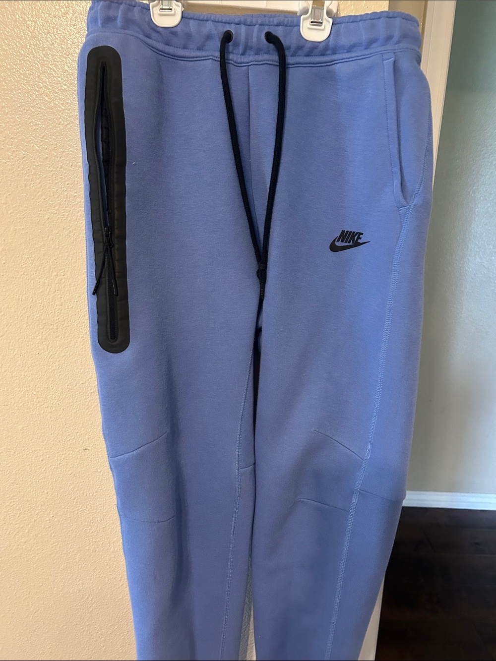 Nike Tech Light Purple Men's Jogger Sweatpants with Black Accents